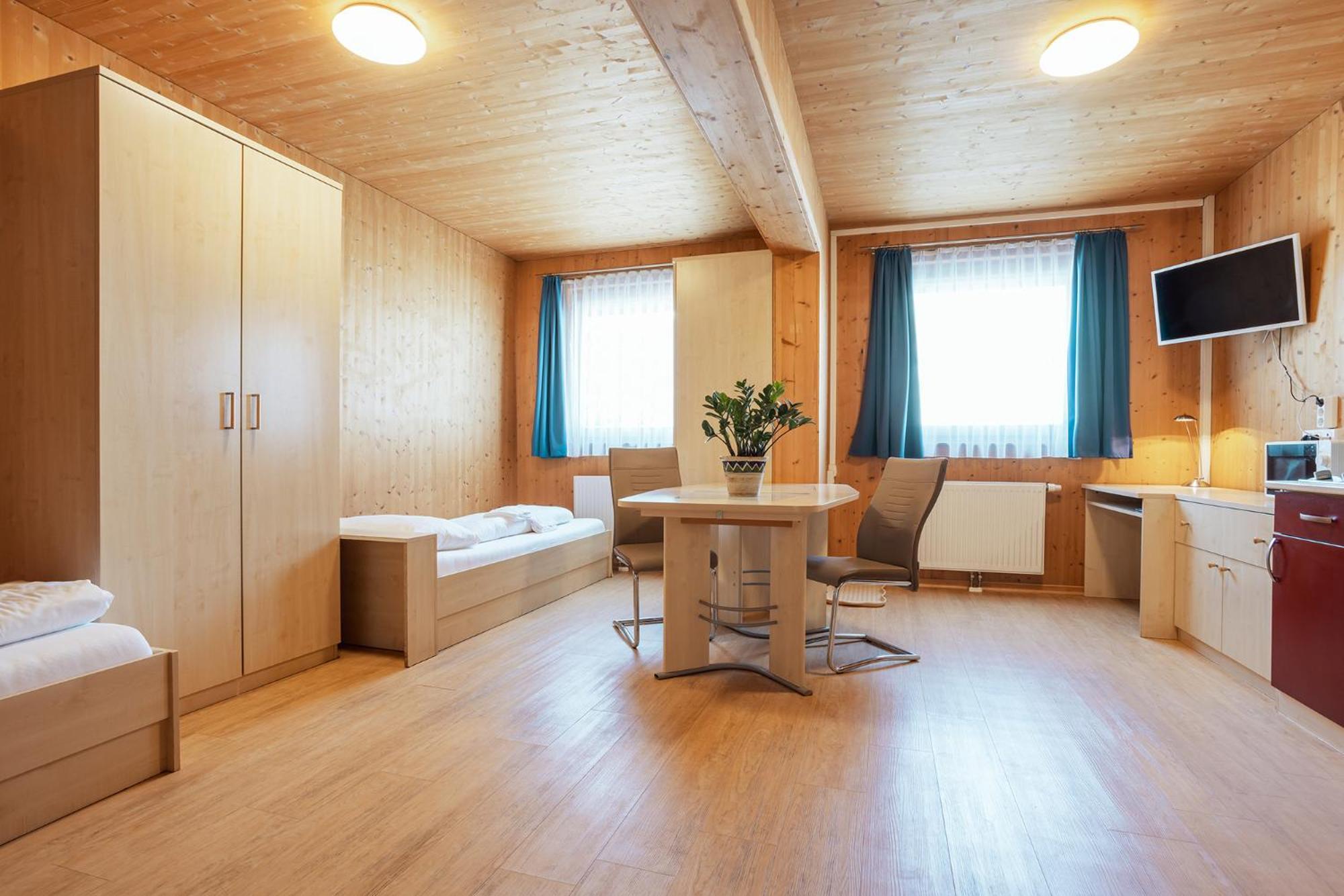 Gaestehaus Aquilin ซังคท์เพิลเทน ภายนอก รูปภาพ