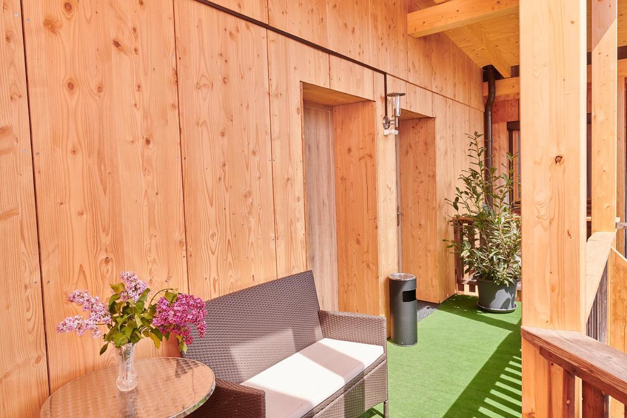 Gaestehaus Aquilin ซังคท์เพิลเทน ภายนอก รูปภาพ